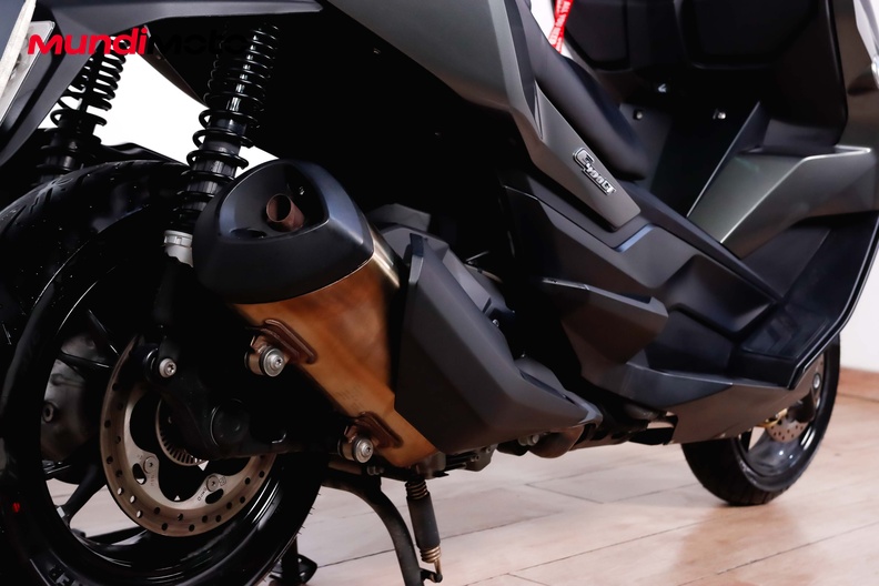 Motorbike image 3