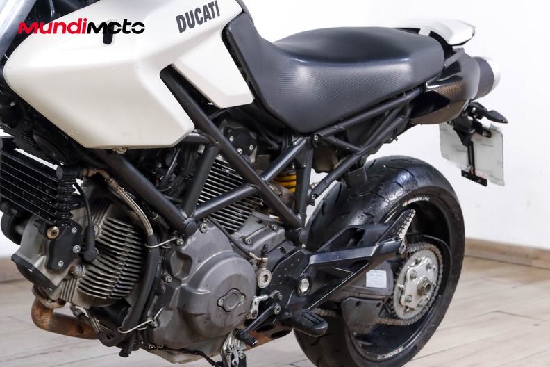 Motorbike image 8