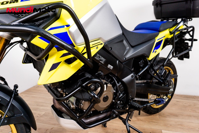 Motorbike image 9