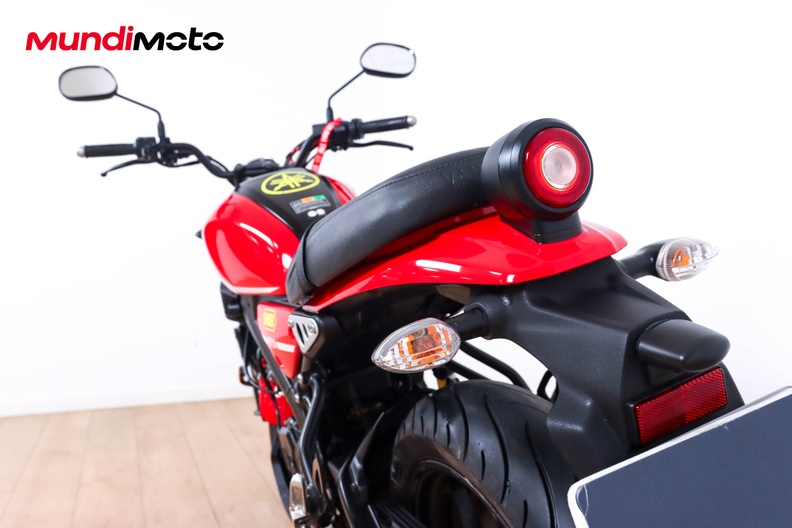 Motorbike image 9