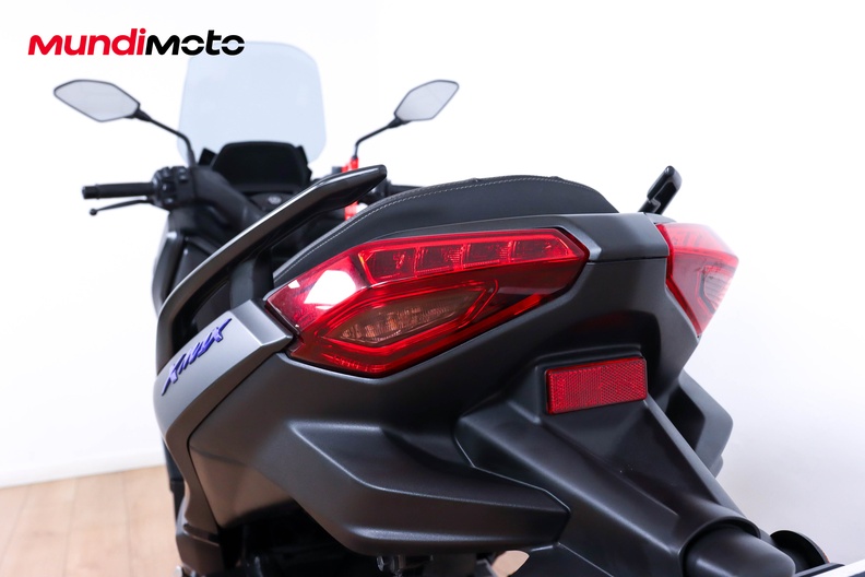 Motorbike image 9