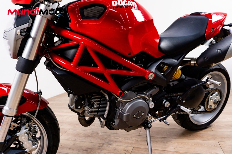 Motorbike image 9