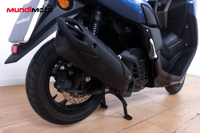 Motorbike image 3