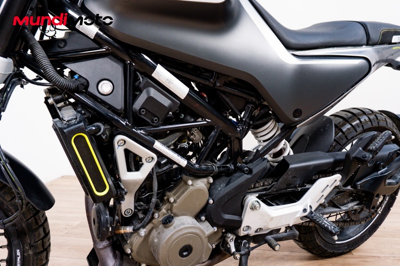 Motorbike image 9