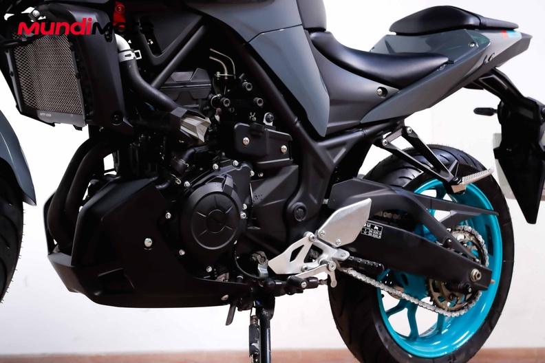 Motorbike image 8