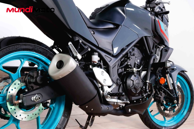 Motorbike image 3