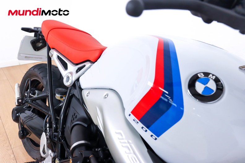 Motorbike image 12