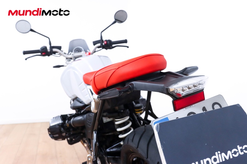 Motorbike image 9