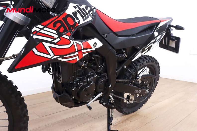 Motorbike image 8
