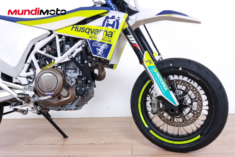 Motorbike image 12