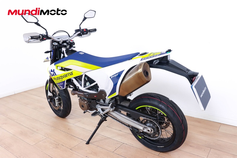 Motorbike image 6
