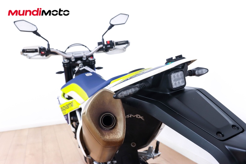 Motorbike image 9