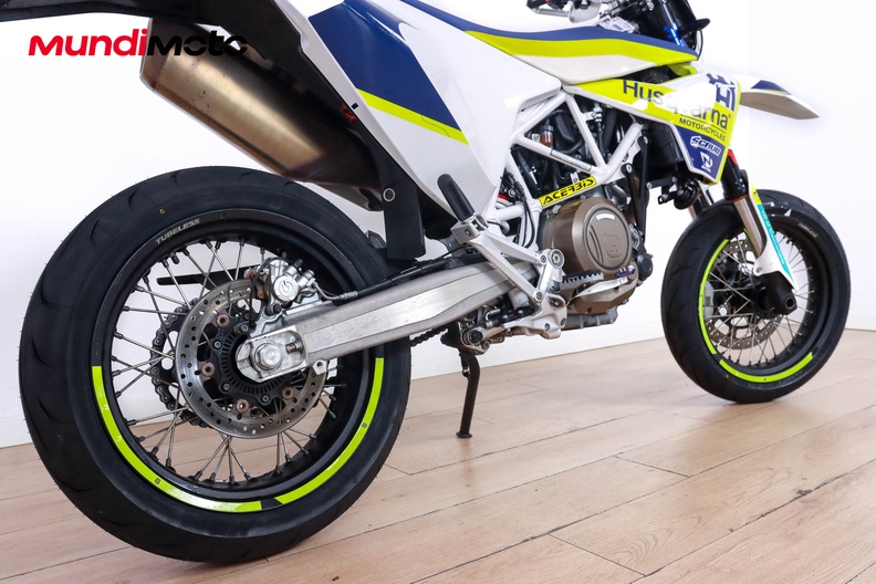 Motorbike image 3