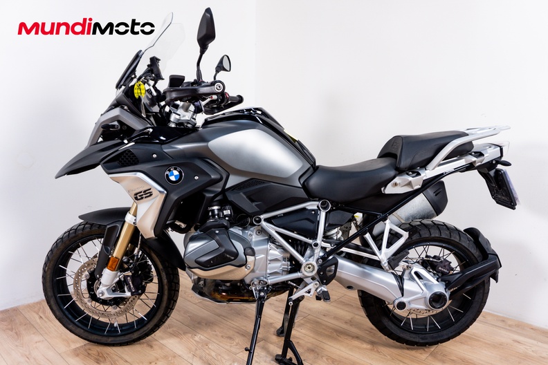 Motorbike image 5