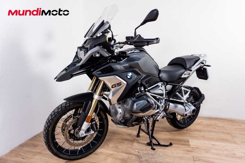 Motorbike image 6