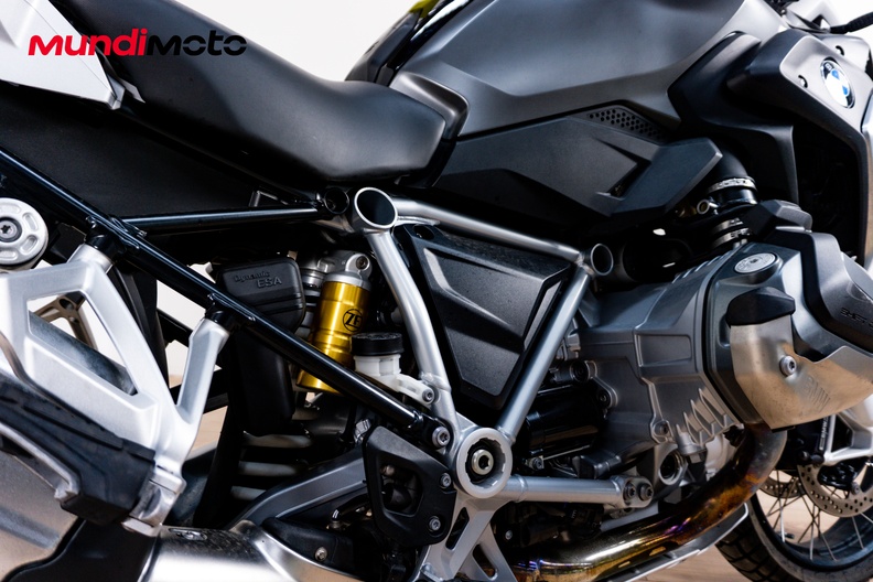 Motorbike image 3