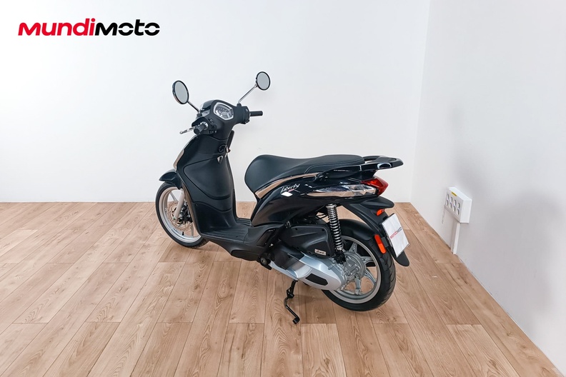 Motorbike image 7