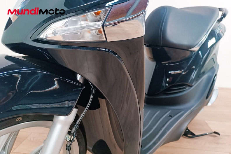 Motorbike image 9