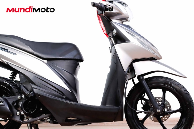 Motorbike image 12