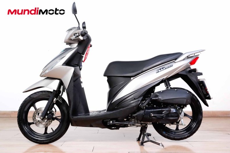 Motorbike image 5