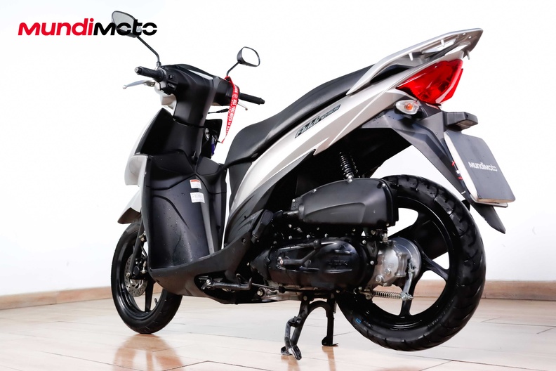 Motorbike image 6