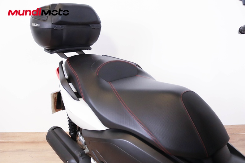 Motorbike image 13