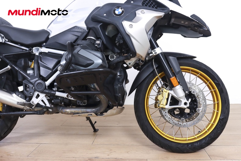 Motorbike image 13