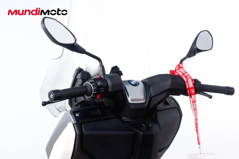 Motorbike image 10