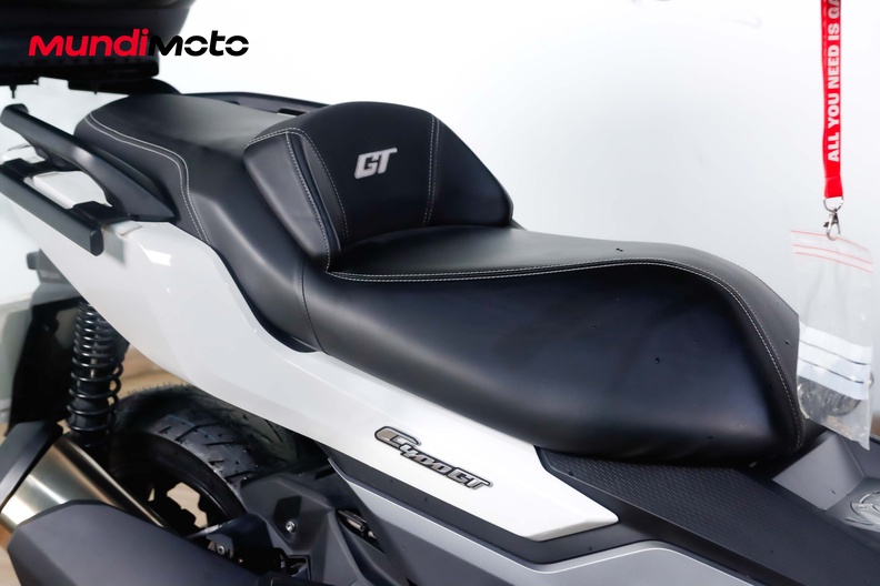 Motorbike image 13