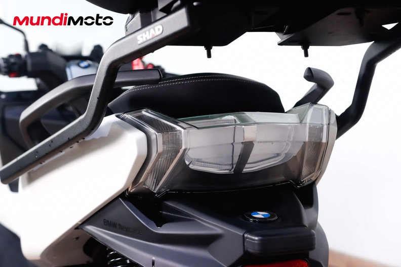 Motorbike image 9