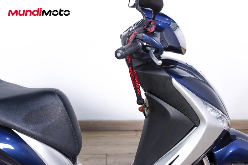 Motorbike image 13