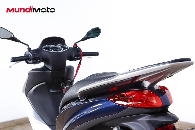 Motorbike image 9
