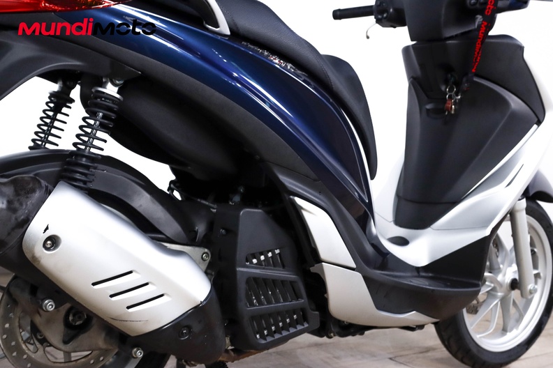 Motorbike image 3