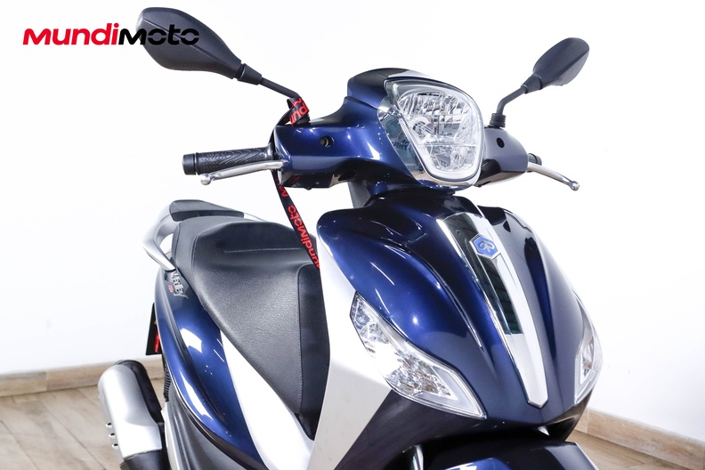 Motorbike image 4