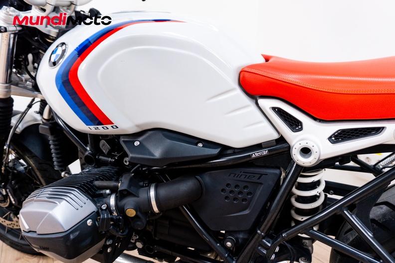 Motorbike image 8