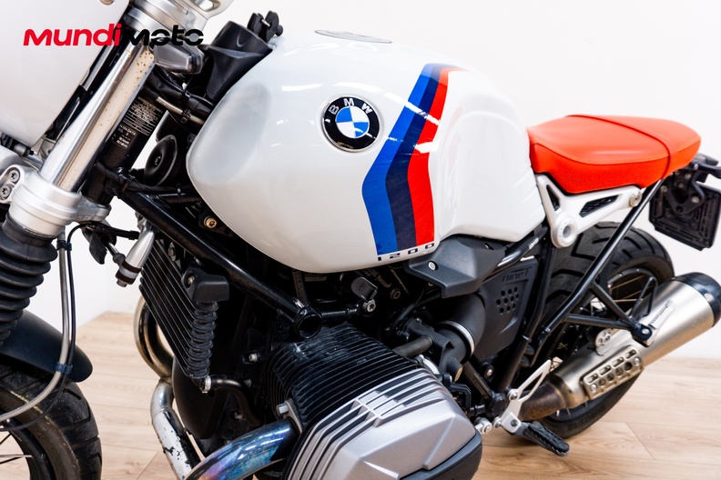 Motorbike image 9