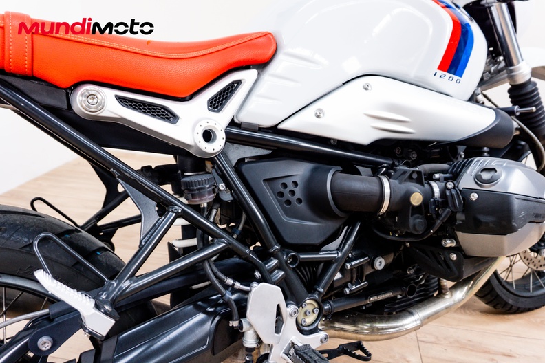 Motorbike image 3