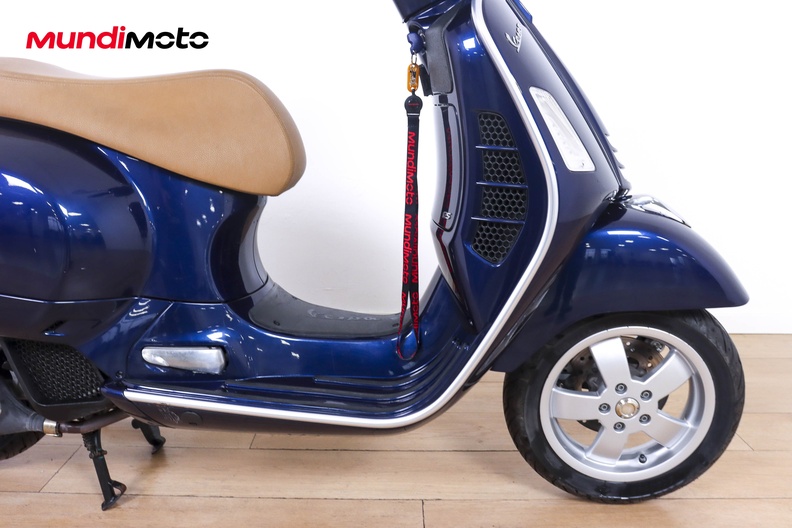 Motorbike image 13