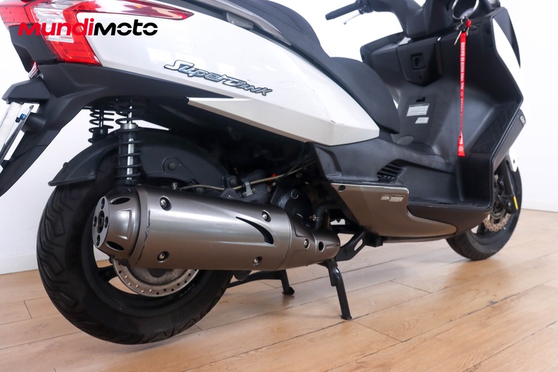 Motorbike image 3