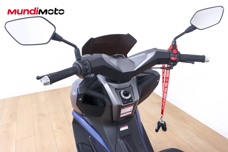 Motorbike image 10