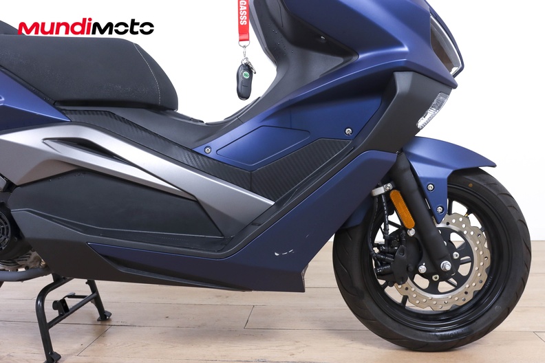 Motorbike image 12
