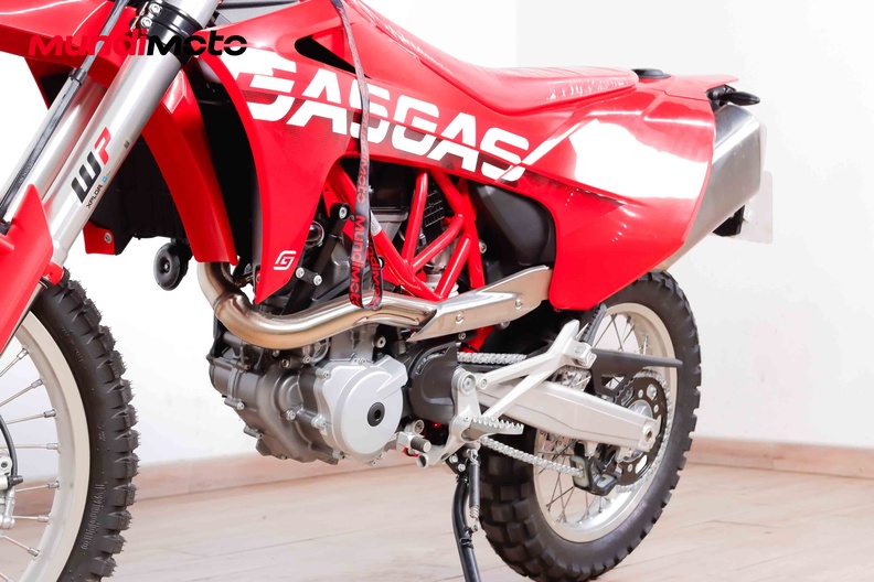 Motorbike image 8