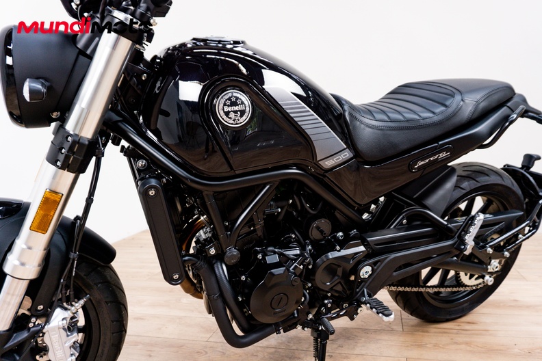 Motorbike image 9