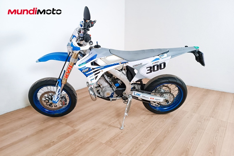 Motorbike image 5