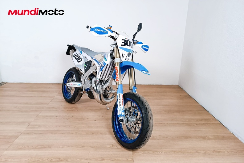 Motorbike image 1