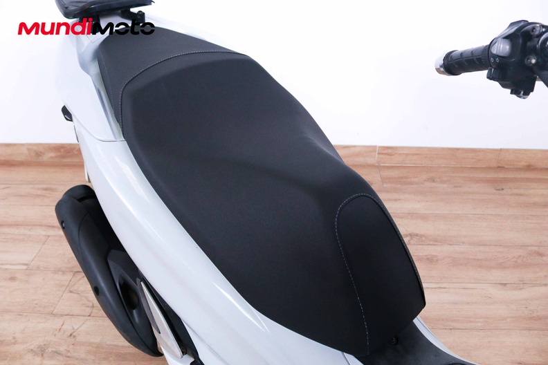 Motorbike image 13