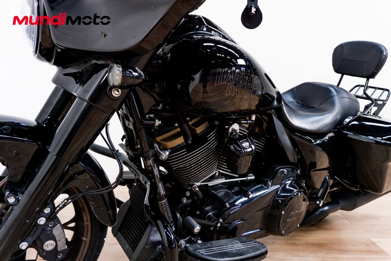 Motorbike image 9