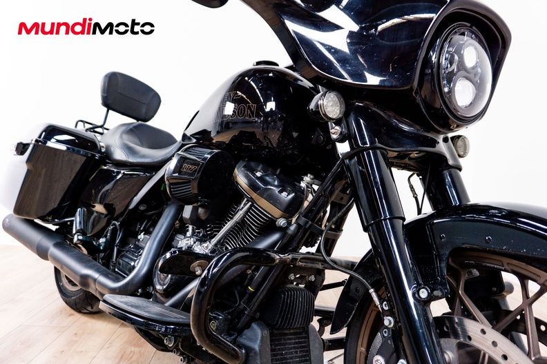 Motorbike image 4
