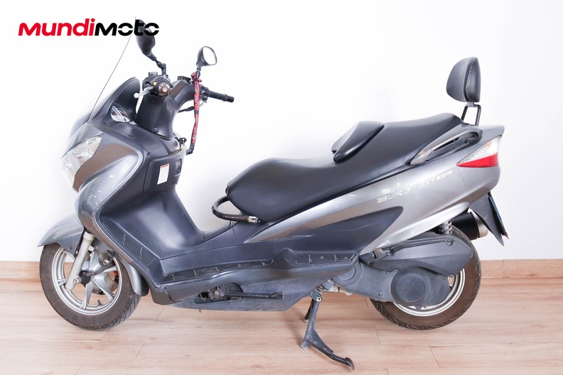 Motorbike image 5