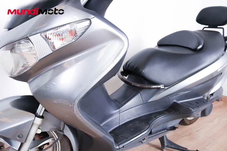 Motorbike image 9